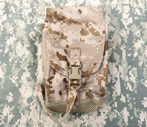 実物 放出品 EAGLE AOR1 キャンティーン ポーチ aor