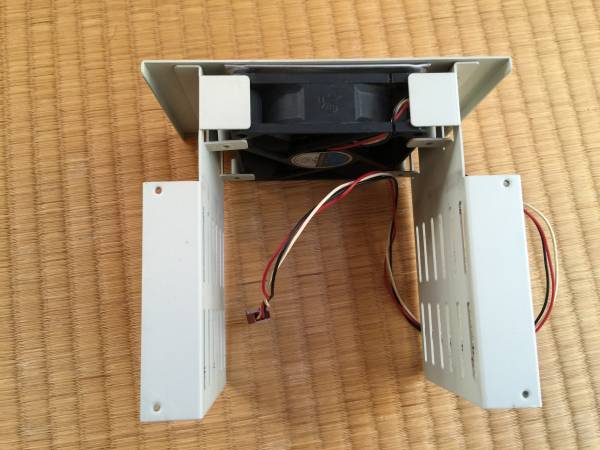 3.5inch ３段HDDマウンター&ファン　中古品_2