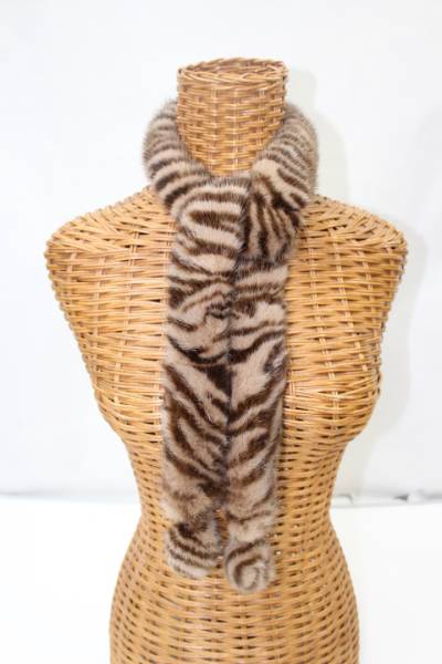 318新品毛皮 ファーマフラー 最高級ミンク　ゼブラ柄