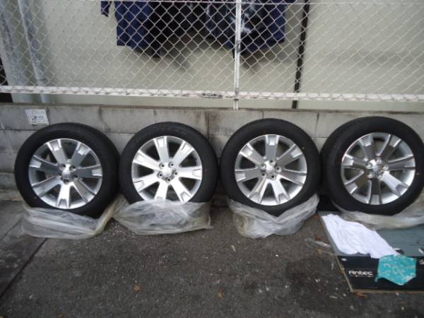 デリカ D5 純正　タイヤ　ホイール　新車外し　225/55R18_1