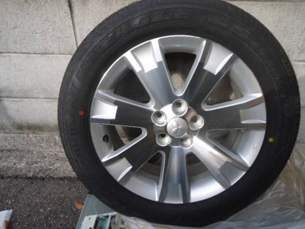 デリカ D5 純正　タイヤ　ホイール　新車外し　225/55R18_2