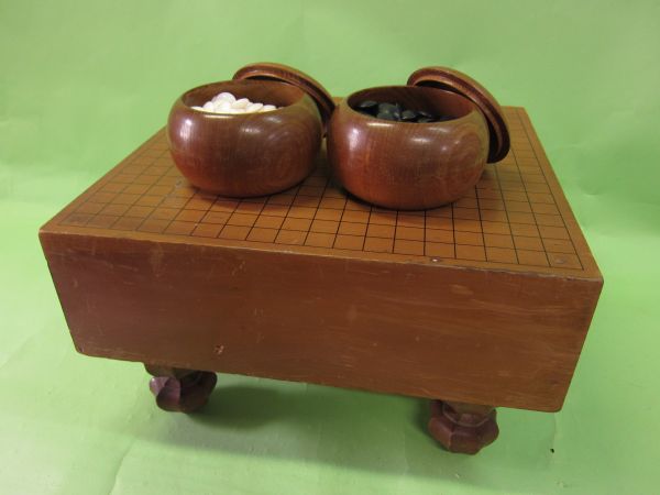 アンティーク　高級　脚付碁盤と碁笥と碁石のセット