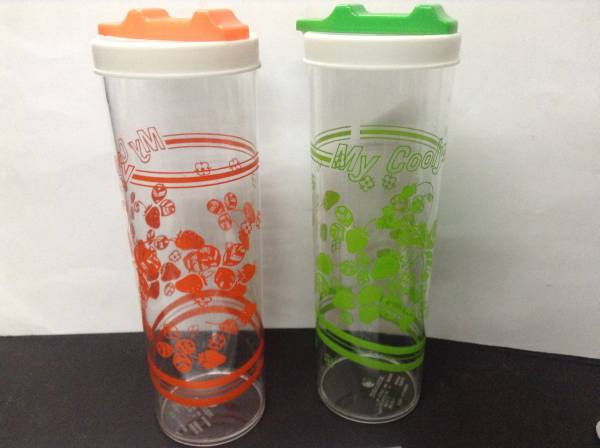 昭和レトロ クールポット プラスチック水筒 麦茶入れ 容器 売買されたオークション情報 Yahooの商品情報をアーカイブ公開 オークファン Aucfan Com 昭和レトロ クールポット プラスチック水筒 麦茶入れ 容器 売買されたオークション情報 Yahooの商品情報をアーカイブ公開 オークファン Aucfan Com