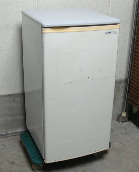 中古サンヨー98L冷凍ストッカー冷凍庫フリーザーSCR-T98作動良好 