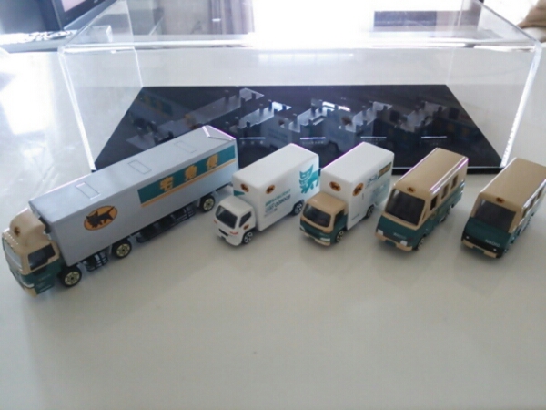 クロネコヤマトミニカー5台セット ショーケース付 非売品