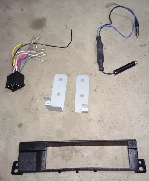 BMW　3シリーズ　E46　オーディオ取り付けキット 中古 送料無料