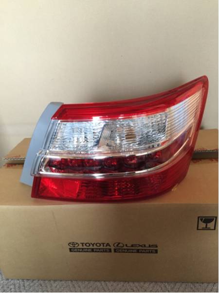 プレミオ☆26系 右テールランプ☆中古品_1
