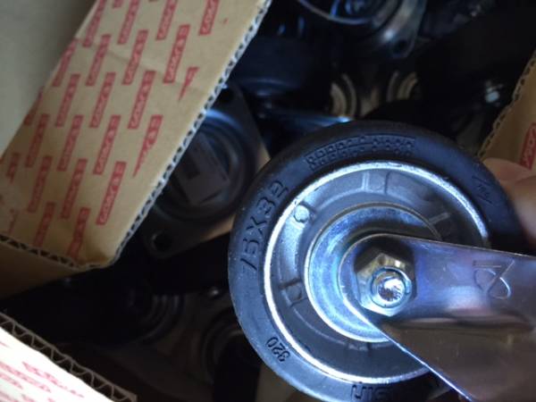 キャスター２０個　75x32新品未使用