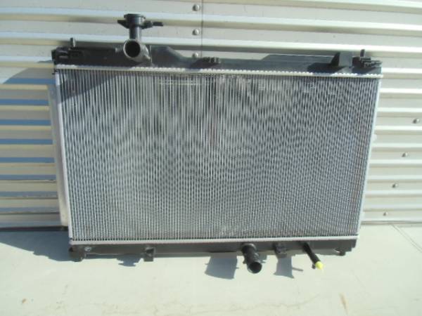 ☆即決☆トヨタ/ヴォクシー/ZRR80/純正品/ラジエーター