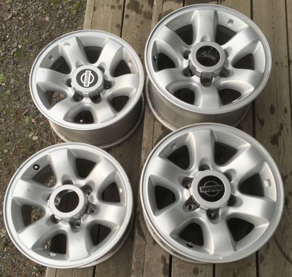 日産サファリY61純正アルミホイール4本 センターキャップ付き(純正品