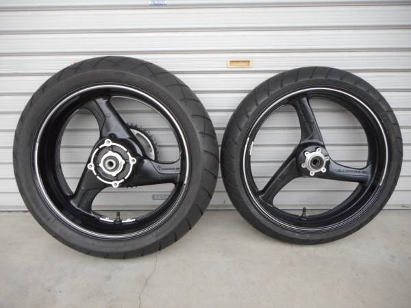 cb400sf nc42 前後ホイールセット　タイヤつき 純正 CB400SF nc42 NC42 ホンダ - メルカリ 前後ホイールセット