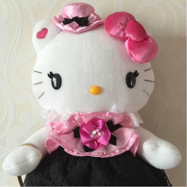 ハローキティ Momoberry by sanrio 巨大ぬいぐるみ ハローキティ Momoberry by sanrio 巨大ぬいぐるみ