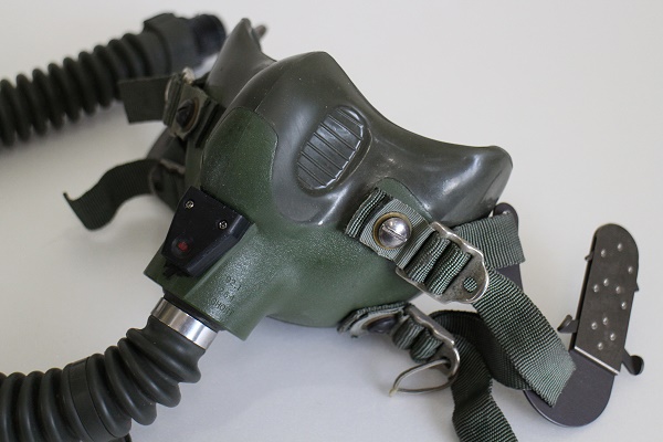 航空自衛隊 FHG-2用酸素マスク 即決価格あり(ヘルメット)｜売買された