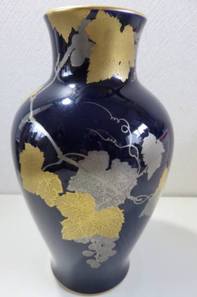 ★大倉陶園/花器/花瓶/ぶどう/金彩/中古