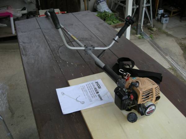 リョービ草刈機　（EKK220A）中古品