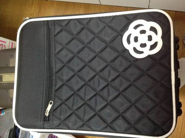 クレイサス(CLATHA定価1万5千キャリーバッグ黒マリークワント