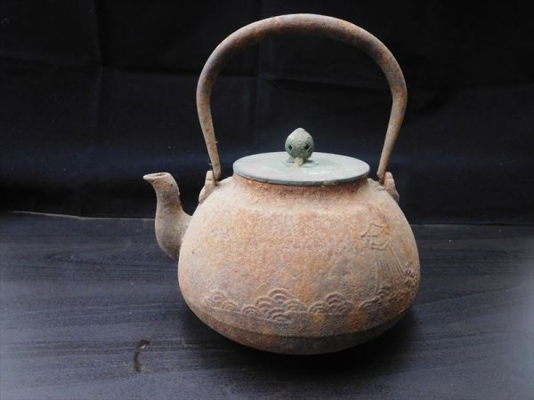 A500 鉄瓶 【龍文堂造】 岩肌 茶道具 湯沸 重量1462g 1000ml 鉄瓶 銘なし 06 oz 0501 A500 鉄瓶 龍文堂造 岩肌 茶道具 湯沸 重量