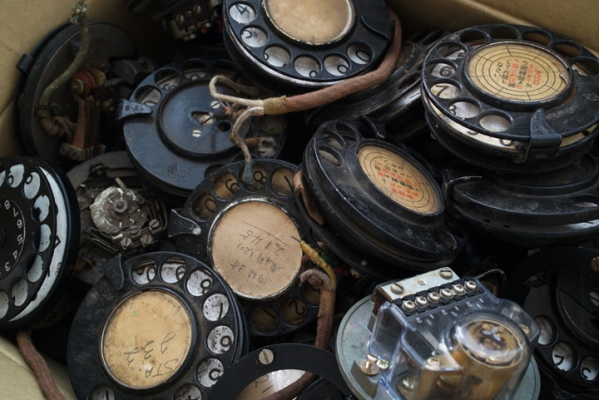 骨董的　電話機の部品　ダイヤル１山　約29個くらい(ラスト）