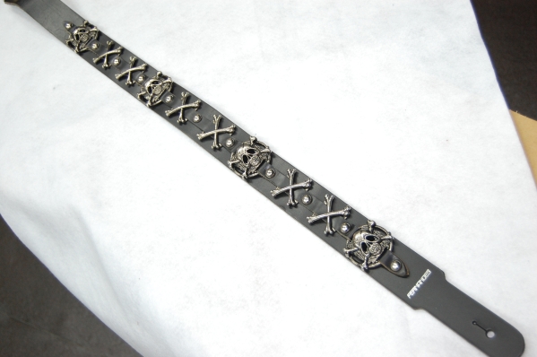 ★FERNANDES/　HEATH/　スカル/　ギターストラップ/　送料無料！