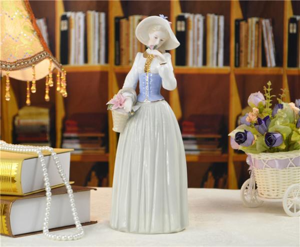 LLADROリヤドロ　女と花　C2011