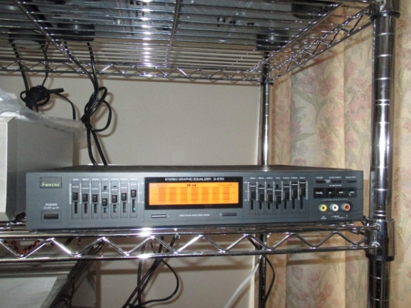 SANSUI G-E701 グラフィックイコライザー スペアナ表示付き
