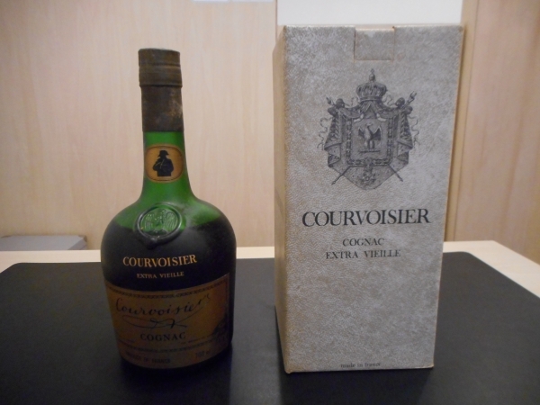 ☆希少古酒☆COURVOISIER クルボアジェ EXTRA VIEILLE 未開栓