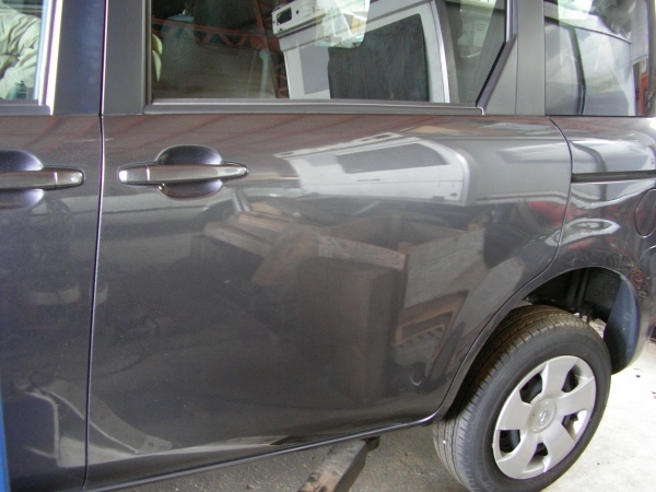 ☆ＮＣＰ81Ｇ　シエンタ　リア左パワースライドドア1G3グレー☆