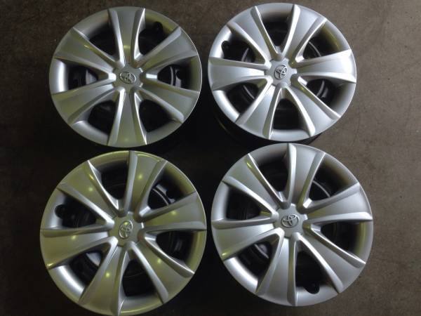 ４穴　ラクティス　美品　純正鉄ホイル