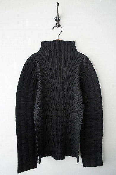 ISSEY MIYAKE イッセイミヤケ プリーツタートルプルオーバーM*黒