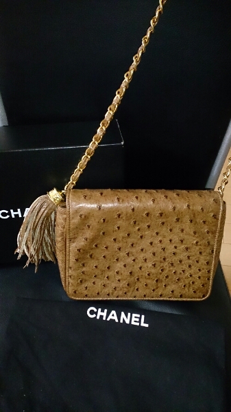 本物CHANELオーストリッチのバッグ年代物ショップゴールドシール