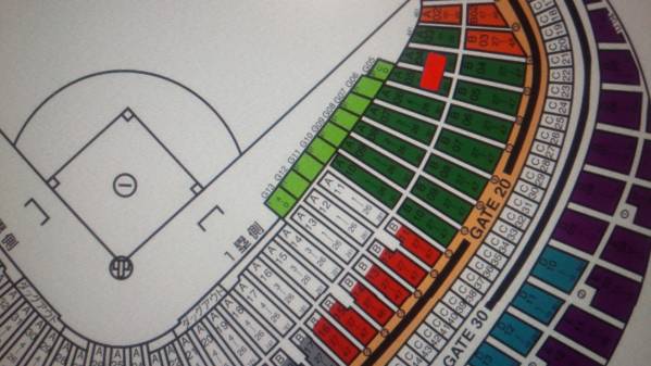 11/23　2015ジャイアンツファンフェスタ1塁内野1階2or4連通路側_1
