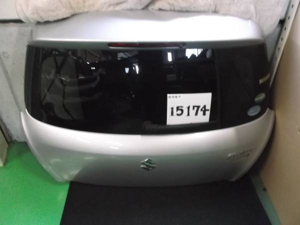 15174 スズキ ZC72S スイフト バックドア 中古品