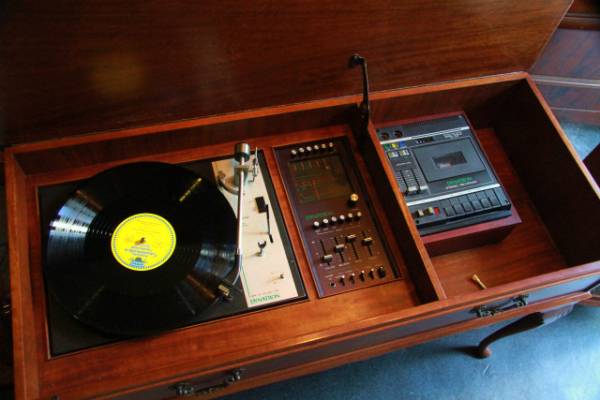 アンティーク 猫足 ウォールナット レコードプレーヤー　英国