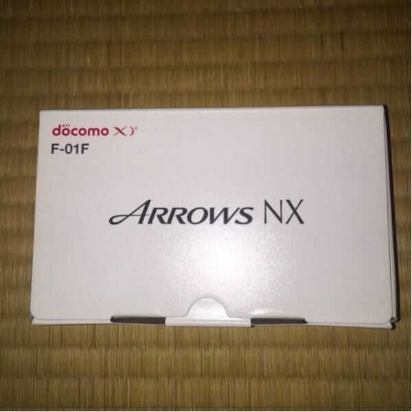 新品未使用 docomo Arrows NX F-01F ホワイト_1