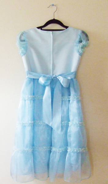 ふんわり水色ドレス♪【コサージュつき】