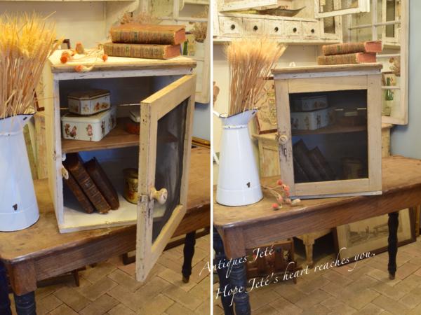 〆° アンティーク/ベルギー 木箱型のウォールキャビネット