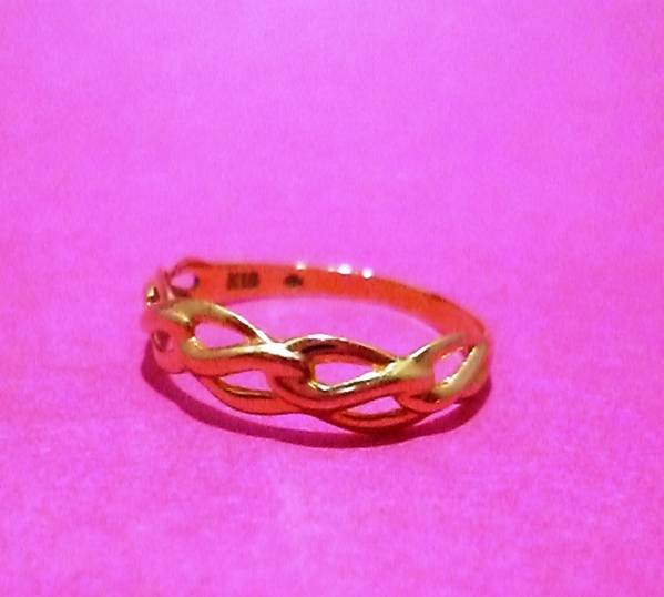 K18YG　1.1g　 リング １０号 刻印あり　難あり