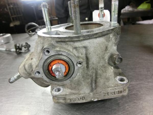 TZR250 シリンダー②☆3MA TZR250 3MA シリンダーヘッド 左シリンダー