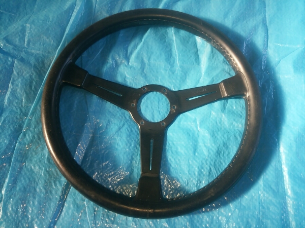 ナルディ　ブラックレザーΦ36中古品