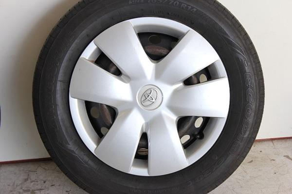 ◆ヴィッツ純正タイヤ 165/70R14 アクア，パッソ，ポルテ 2014年
