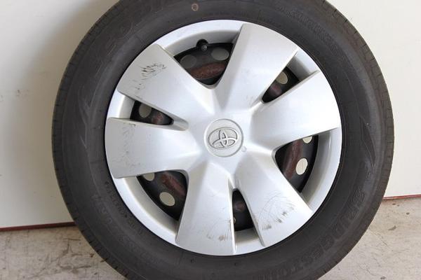 ◆ヴィッツ純正タイヤ 165/70R14 アクア，パッソ，ポルテ 2014年