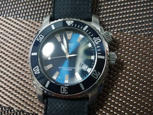 ス-パ-イルミネタ-／ダイバ-　紺色　　　　　　　　　美品中古