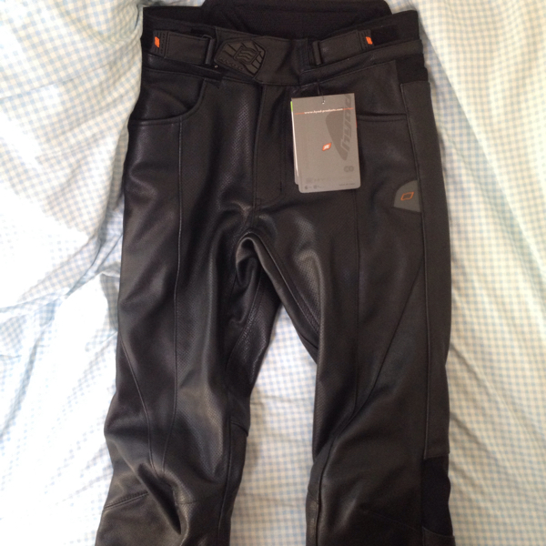 新品 HYOD レザーパンツ　M クシタニ　タイチ