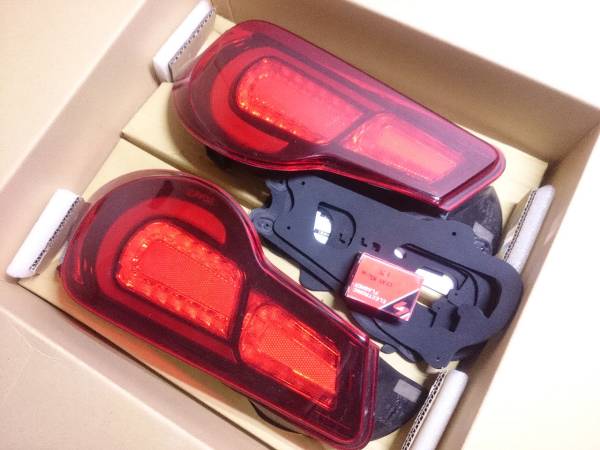 ☆美品☆ TOM'S LEDテールランプ レッド 86 BRZ トムス 数量限定復刻