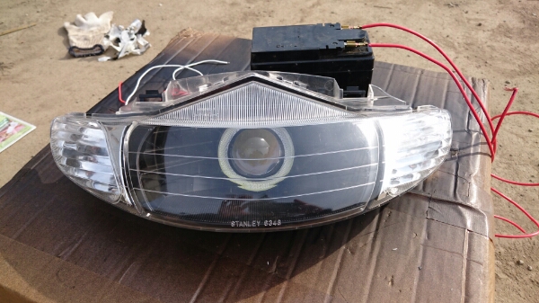 純正ヘッドライト加工 (プロジェクター埋め込み)その1（ホンダ