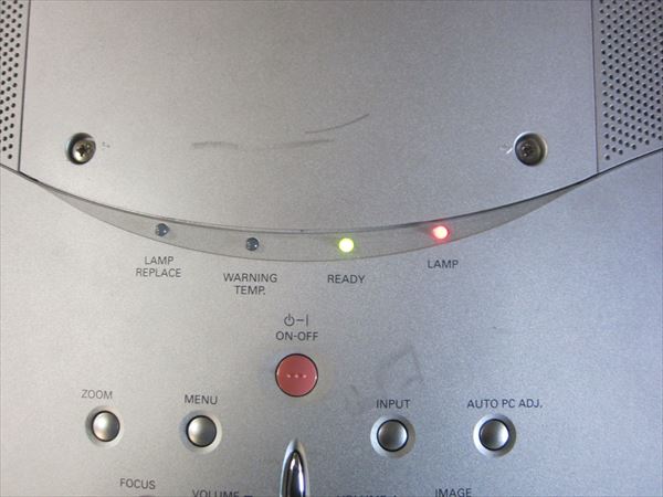 サンヨー ポータブルプロジェクター LP-XP46 投影OK ジャンク品