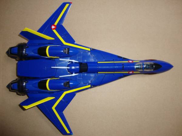 美品 やまと 1/60 完全変形 VF-19S エメラルドフォース