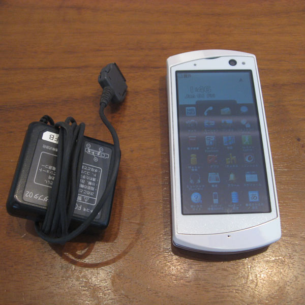 DOCOMO F-06B ホワイト　本体　ドコモ