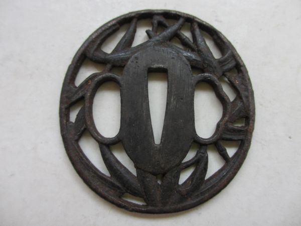 古い 透かし鍔 鉄鍔 2 鉄鍔 刀装具 江戸時代 京透鐔 t- 古い 透かし鍔 鉄鍔 2 鉄鍔 刀装具 江戸時代 京透鐔 t-