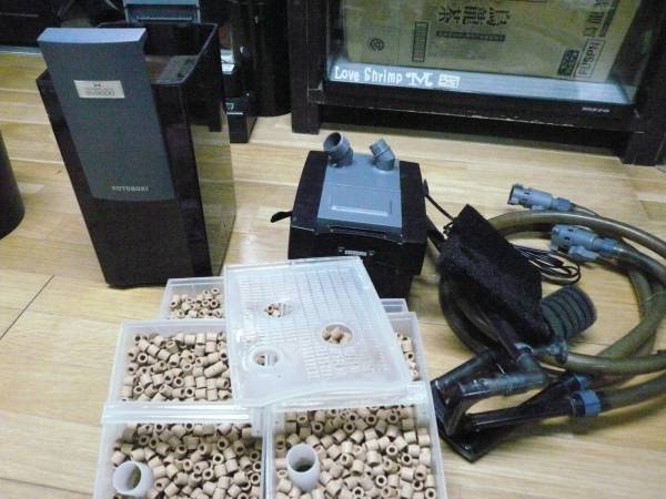 コトブキ　外部フィルター　画像のSV９０００黒　ろ材付き